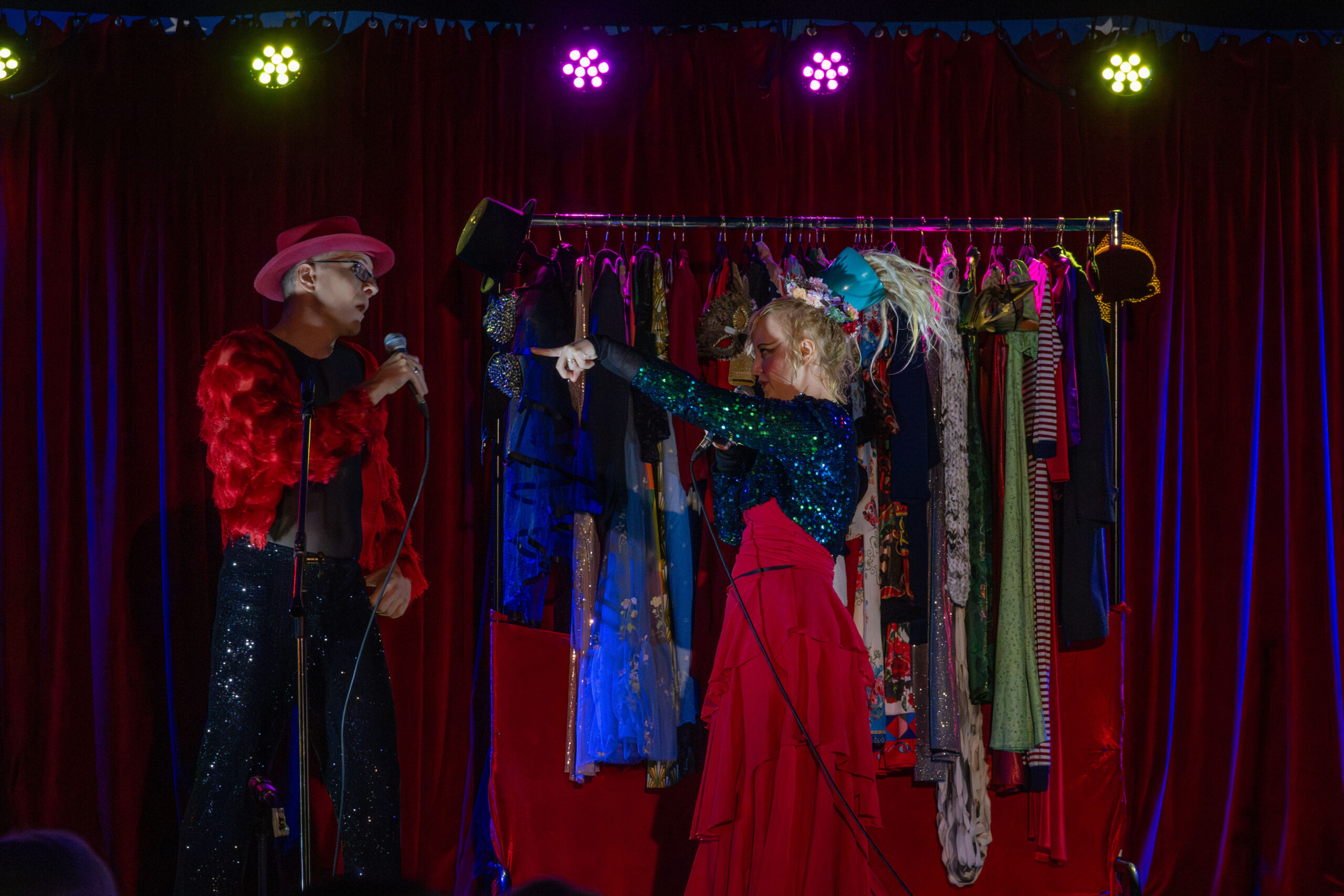 Theaterrevue im Zirkus – Bild 4