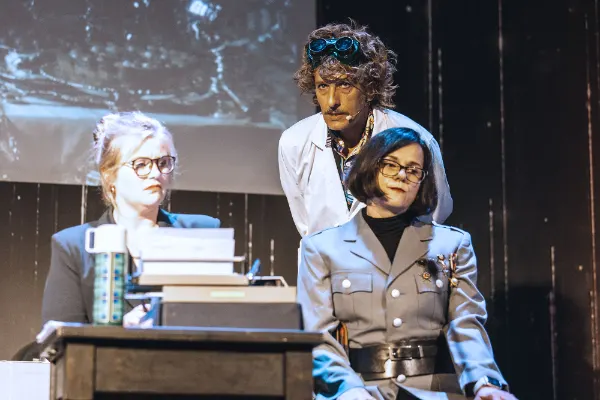 Ausbruch des Weltfriedens, Premiere 18.07.2026